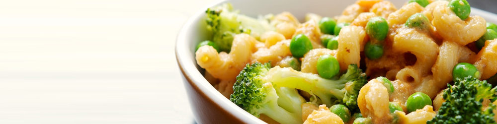 Vegan Mac N Cheez with Broccoli and Peas